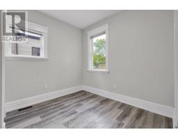 922 QUEENS AVENUE - 30