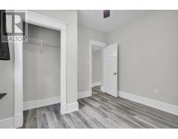 922 QUEENS AVENUE - 31