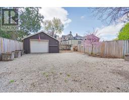 922 QUEENS AVENUE - 36