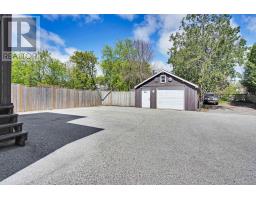 922 QUEENS AVENUE - 37