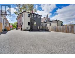 922 QUEENS AVENUE - 39