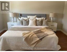 36 - 355 SANDRINGHAM CRESCENT - 16
