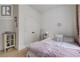 8 OAK STREET - 20