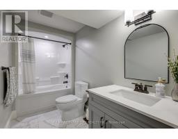 8 OAK STREET - 24