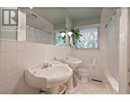 631 OAKRIDGE DRIVE E - 17