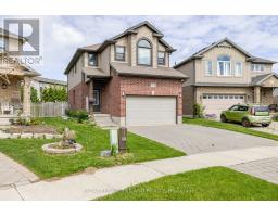 711 SPRINGWOOD CRESCENT - 2