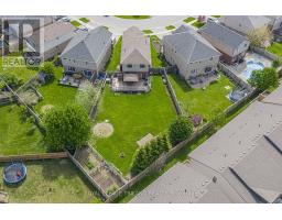 711 SPRINGWOOD CRESCENT - 37