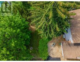 24 BARTLETT CRESCENT - 37