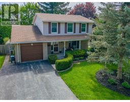 24 BARTLETT CRESCENT - 42