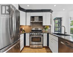 59 LAUREL CRESCENT - 13