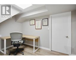 59 LAUREL CRESCENT - 38
