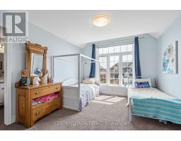 16 ANDERSON CRESCENT - 24
