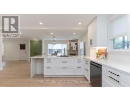 15 VICTORIA AVENUE E - 20