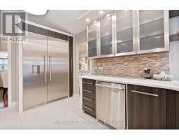 11 - 448 COMMISSIONERS ROAD E - 12