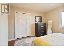 11 - 448 COMMISSIONERS ROAD E - 17