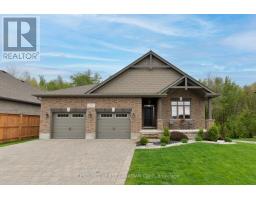 52 KEMP CRESCENT N - 2