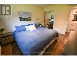 295 WALMER GROVE - 35