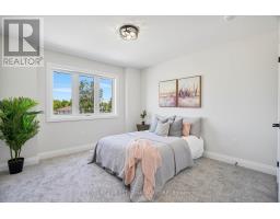 64 POSTMA CRESCENT - 22