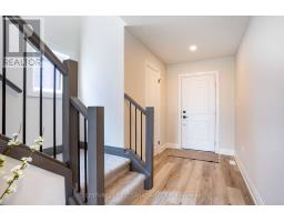 64 POSTMA CRESCENT - 3