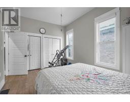 7 MYRTLE STREET E - 12