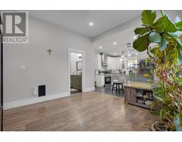 7 MYRTLE STREET E - 17