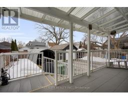7 MYRTLE STREET E - 36