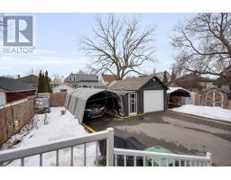 7 MYRTLE STREET E - 38