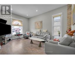 7 MYRTLE STREET E - 7