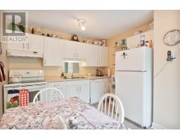 992 FARNHAM ROAD - 18
