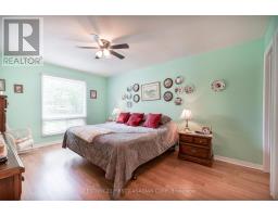 992 FARNHAM ROAD - 19