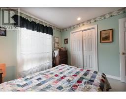 992 FARNHAM ROAD - 25