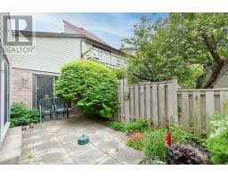 992 FARNHAM ROAD - 33