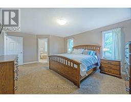 42 FOX HOLLOW DRIVE - 21