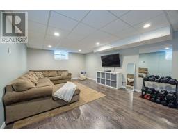 42 FOX HOLLOW DRIVE - 30
