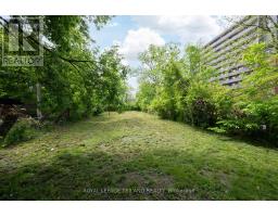 255 SIMCOE STREET - 22