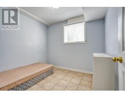 567 SPRUCEWOOD DRIVE - 32