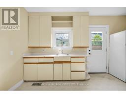 46 BYRON AVENUE E - 11