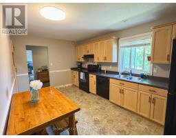 28 MELANIE DRIVE - 5