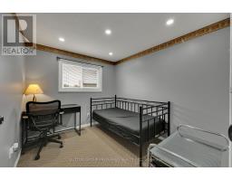 71 - 320 WESTMINSTER AVENUE - 25