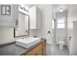 304 HIGHVIEW DRIVE - 16