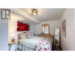 1 CREEK SIDE PLACE - 31