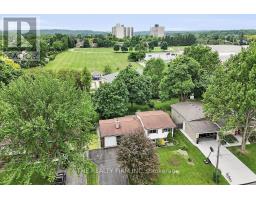 80 LARKSPUR CRESCENT - 35