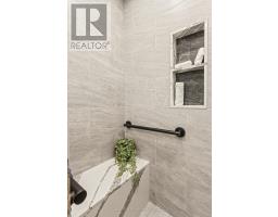 12 - 6 CADEAU TERRACE - 32