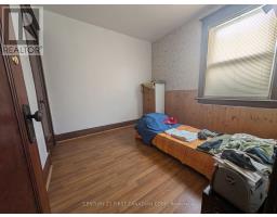 1169 OXFORD STREET E - 10