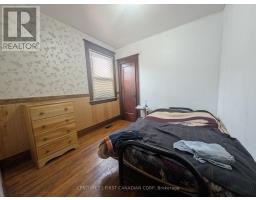 1169 OXFORD STREET E - 8