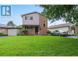 63 CAPRICE CRESCENT - 2