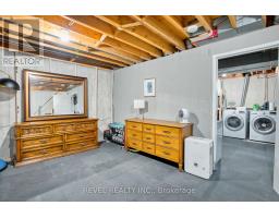226 BRUNSWICK CRESCENT - 33