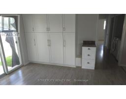 18 RODNEY CRESCENT - 11