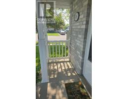 18 RODNEY CRESCENT - 3