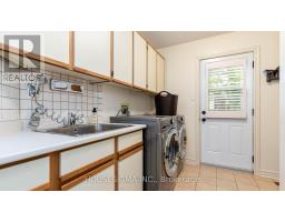 39 ROSE HIP PLACE - 16